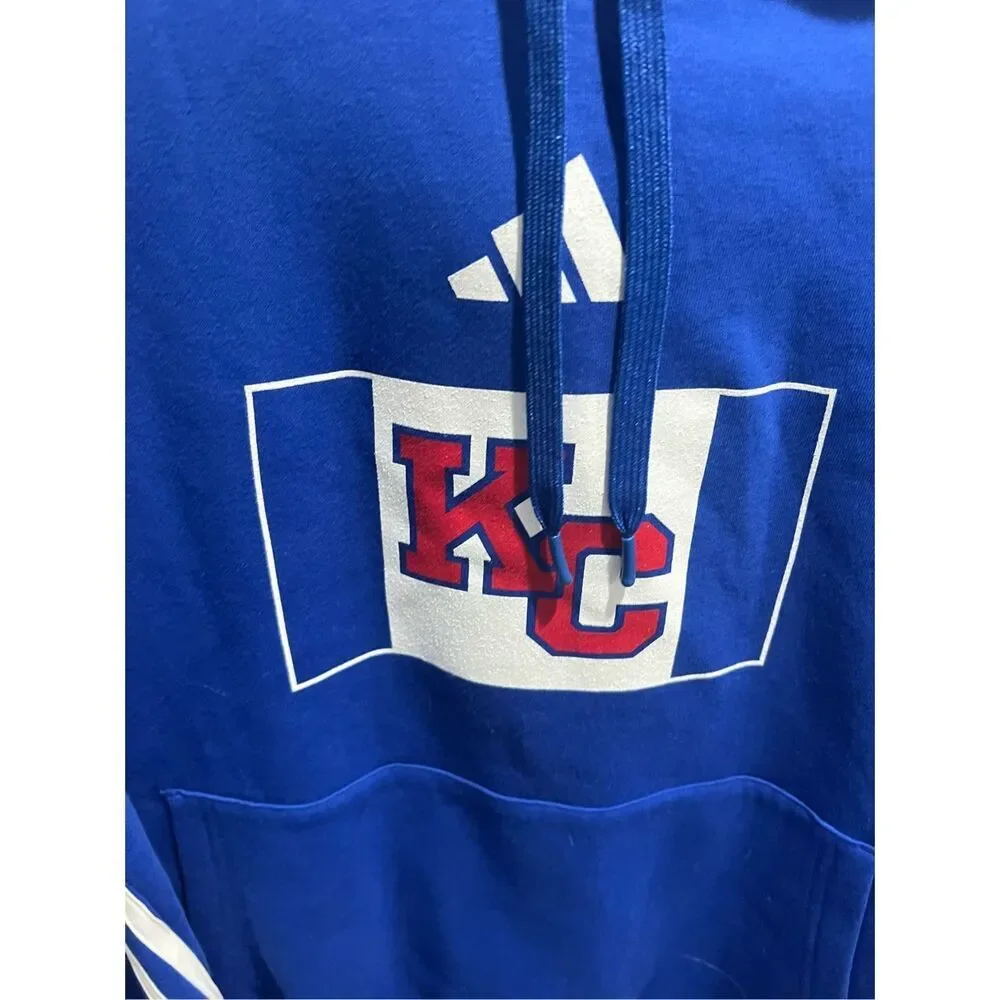 ADIDAS KANSAS JAYHAWKS MENS KU BLUE FLEECE KC FLAG LONG SLEEVE HOODIE M NWOT